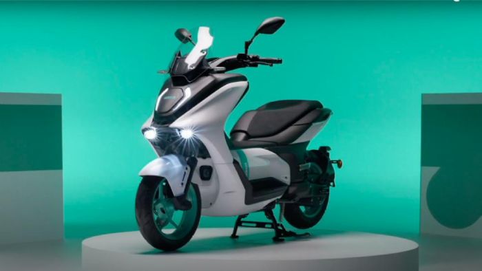 To, αντίστοιχο με scooter 125 κυβικών, ηλεκτρικό μοντέλο της Yamaha. 