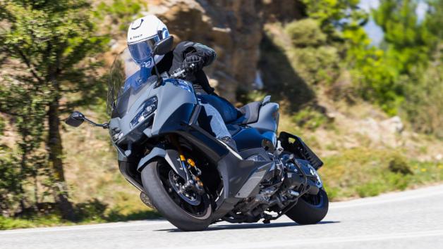 Yamaha TMAX Tech Max 2022 - Test
