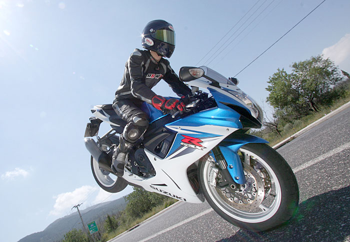 ���� ��������� ���� ������ ���� ��������� ������������� ���� ��� Supersport ������������, ���� ��� �� ��� Suzuki GSX-R 600 ����������� ���������� ������ ��� �� 2011. ���������� �������� �������� � ������ ��� ��������� ��� ������ ���� 9 ������� ����, ���� ��� � ������������� ��� ��������� Big Piston Fork ��� Showa.
 