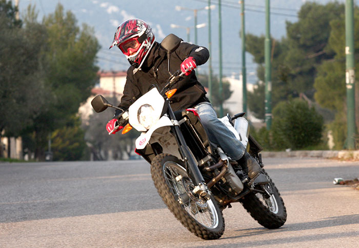 Θέλοντας ένα μερίδιο στην πίτα των on-off μοτοσικλετών στα 600 κ.εκ., η Husqvarna παρουσίασε το ΤΕ 630. Μια μοτοσικλέτα για καθημερινή χρήση, με έντονο χαρακτήρα αγωνιστικού enduro. Σπαρτιάτικη και επιβλητική, με πολλές off-road δυνατότητες.  
 