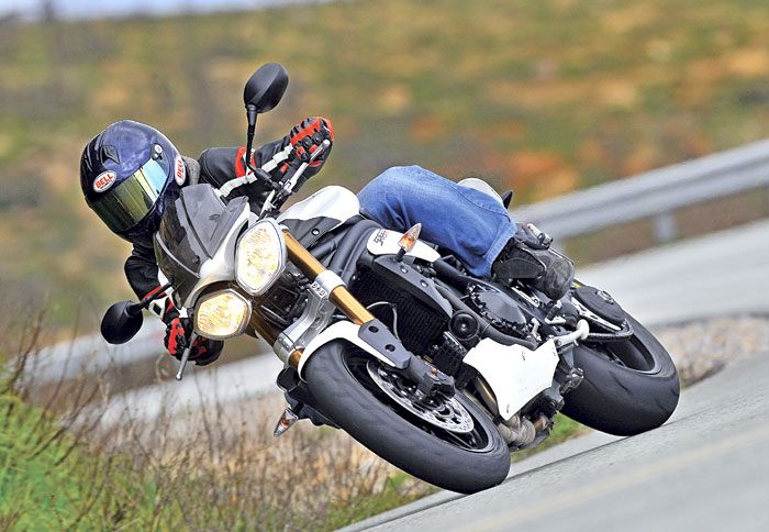  !   Triumph Speed Triple 1050       .   ,    ,               .   ,  