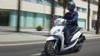 Δύο μικρά scooter με χώρους