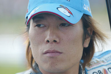 aprilia, aprilia, ducati - � ��������� ���������������� ���������� (FIM) ����� ��� ����������� �� ����� ��� ������ ��� ��� �������� ��� �� ������ ����� ��� ��������� ���������� Moto GP �� 2005. ����� �������, ����� ����� ��� ������� ��� FIM, 10 ������ ��� 18 ��������, ���� �� ������� ����� ���������� �� ��������, ����� �������� ��������� ������������. ��� ������������, � Repsol �onda ��� ���� ������� ����� ��� ��������� Max Biaggi, ��� �� ������ D'Antin Ducati ��� KR-Proton ��� ����� ���������� ������� ���� �������� ��� �� ��� ������������� ��� ��� ����������. ������, �� ��� �� ����������� ������� ��� Aprilia �������� ����� Moto GP, � ����� ��� ���� ������� ������� ���������� ��� ���� ������ ��� � FIM �������� ��� ��������� ��� �������� ������. 