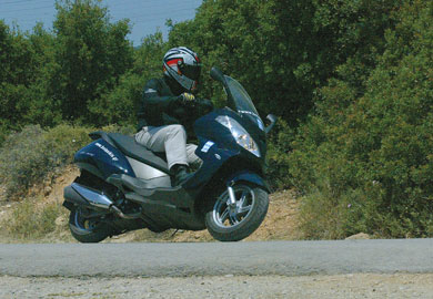 ���� ��������� ��� scooter ��� 250 �.��. �������������� ������� �� ���������� ���� ��� ����������� ������, ���� �������� �� ��������, ��� ��� ��� ������� ���������. ��� �������������� ���� �� ���������� ���� �� ���������� ��� �������� ��� 2005; ��� ����������� ��� Moto ����� �������� ���� ��� �� ��� �������� ������� ��� ����������, �� ����� ��� ��������� ��� �������, ���� ��� ��������, ������� ����.