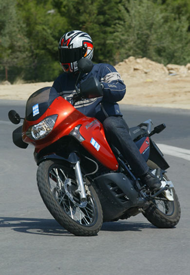 honda -     ,   . 
  ,         ,          Honda Transalp 650.  ,          2005. 