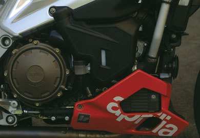 aprilia, aprilia, piaggio - Pegaso Strada, Pegaso Trail, RXV, SXV. ������������ ��� ������������, ����������� ��� ��������������� ��� ��� ���������� ������ ������������ ����������� ���� ������ ������� ���� ���� ��� ����� ���, ���� ���� ������� ����������. � Piaggio ��������� �� ������ ��� ��� � Aprilia �����������, ���������� ��� ��� �������� ���� �� ���� ���. ��� �������, �� ��� Tuono 1000R ��� ����� � ��������� ��� ��������. 