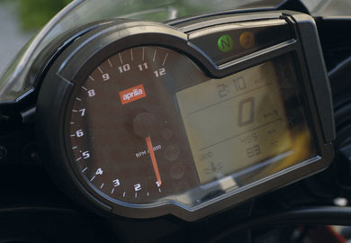 aprilia, aprilia, piaggio - Pegaso Strada, Pegaso Trail, RXV, SXV. ������������ ��� ������������, ����������� ��� ��������������� ��� ��� ���������� ������ ������������ ����������� ���� ������ ������� ���� ���� ��� ����� ���, ���� ���� ������� ����������. � Piaggio ��������� �� ������ ��� ��� � Aprilia �����������, ���������� ��� ��� �������� ���� �� ���� ���. ��� �������, �� ��� Tuono 1000R ��� ����� � ��������� ��� ��������. 