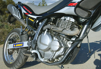 beta -     supermoto   Beta,        .      Suzuki  DR 350    ,   ,          .