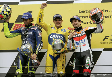 � �������� ������ ��� �� grand prix ��� ����������� ��� �������� ����� ��� Estoril �������� ������ �� ������� ���� ����� ��� �������� �. Barros (Camel Honda) ��� ���� ���������. �������� ��������� � V. Rossi (Yamaha Gauloises) ��� ������ � �. Biaggi (Repsol Honda). ��� 