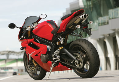 daytona dy , triumph -   Daytona 650          .       all-rounder .  