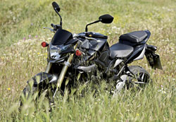    GSR 750;    ,       .  cafeteria bike,  sport   ,      .        low budget,      , ,   