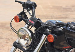                   Chuck Norris.        ,   :   William S. Harley    Davidson      Sportster,  Chuck Norris      .  o    Forty Eight.
