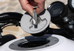 ���� �������� ���� ��� ����������, �� ������ Flat Track, �� ��������������� �� ��������� ���� ������, �������� ��� ������� ��� ����������� HD XR 750. �� XR 1200X, �������� ��� ��� ����� ������ ��������� ��� ����� �� �������� �� ���������.
