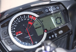 ���� ��������� ���� ������ ���� ��������� ������������� ���� ��� Supersport ������������, ���� ��� �� ��� Suzuki GSX-R 600 ����������� ���������� ������ ��� �� 2011. ���������� �������� �������� � ������ ��� ��������� ��� ������ ���� 9 ������� ����, ���� ��� � ������������� ��� ��������� Big Piston Fork ��� Showa.
