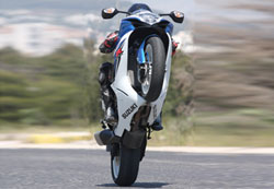 ���� ��������� ���� ������ ���� ��������� ������������� ���� ��� Supersport ������������, ���� ��� �� ��� Suzuki GSX-R 600 ����������� ���������� ������ ��� �� 2011. ���������� �������� �������� � ������ ��� ��������� ��� ������ ���� 9 ������� ����, ���� ��� � ������������� ��� ��������� Big Piston Fork ��� Showa.
