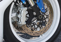 ���� ��������� ���� ������ ���� ��������� ������������� ���� ��� Supersport ������������, ���� ��� �� ��� Suzuki GSX-R 600 ����������� ���������� ������ ��� �� 2011. ���������� �������� �������� � ������ ��� ��������� ��� ������ ���� 9 ������� ����, ���� ��� � ������������� ��� ��������� Big Piston Fork ��� Showa.
