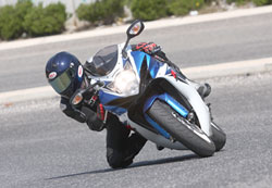 ���� ��������� ���� ������ ���� ��������� ������������� ���� ��� Supersport ������������, ���� ��� �� ��� Suzuki GSX-R 600 ����������� ���������� ������ ��� �� 2011. ���������� �������� �������� � ������ ��� ��������� ��� ������ ���� 9 ������� ����, ���� ��� � ������������� ��� ��������� Big Piston Fork ��� Showa.
