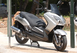Είτε μιλάμε για τον πραγματικό χώρο, είτε για τον εικονικό (από τον οποίο το scooter της Lifan δανείστηκε το όνομά του), ακόμη κι αν ξεκινήσουμε να αναλύουμε το χωρόχρονο του Αϊνστάιν και των υπόλοιπων μεγάλων φυσικών, η βασική αξία είναι μία: η άνεση.
