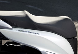 �������� �� ������������� Transalp 700 ��� ������� ��� �� ������ ��� ���� SH 300i ����� ��������� ��� 156-157 ���./���, ���� ��� ���������� � ������. ���� ��������� ���� ����, � ������� ������ �������, ������� �� scooter ��� ���� �� ������ �������: 