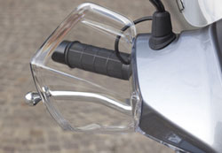 �������� �� ������������� Transalp 700 ��� ������� ��� �� ������ ��� ���� SH 300i ����� ��������� ��� 156-157 ���./���, ���� ��� ���������� � ������. ���� ��������� ���� ����, � ������� ������ �������, ������� �� scooter ��� ���� �� ������ �������: 