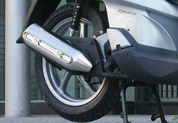 �������� �� ������������� Transalp 700 ��� ������� ��� �� ������ ��� ���� SH 300i ����� ��������� ��� 156-157 ���./���, ���� ��� ���������� � ������. ���� ��������� ���� ����, � ������� ������ �������, ������� �� scooter ��� ���� �� ������ �������: 