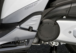 �������� �� ������������� Transalp 700 ��� ������� ��� �� ������ ��� ���� SH 300i ����� ��������� ��� 156-157 ���./���, ���� ��� ���������� � ������. ���� ��������� ���� ����, � ������� ������ �������, ������� �� scooter ��� ���� �� ������ �������: 