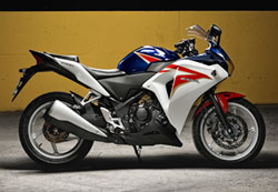 ��� ����� ������ ��� ����� �����������, ���� �������� ���� ������� �� 125, ����������� ������ ����� �����, ���� ��� ��������� ������ ���� ������ ���, �� CBR 250R �� ����� ��� ��� ��������. �� ��… ����������� CBR �� ���� ���������� ��� ����� �����, � Honda ������ �� sport ������� ����������� ���������� ��� 250 ������ ��������.
