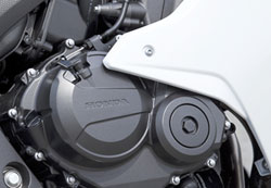 � Honda ���� ������� ���������� �� ���� ������ supersport ������������ ��� ������ street, ��� ������ ����, ��� ������� �� �� �������. �� ��� CBR 600F ��������� �� concept ��� Hornet -��� �� �� ����� ��� ������� ��� �� CBR 600RR- �� ��� �������� �����. �� �� ������� ��� �������, ���� ��� ��� ��������� ������ ��� Hornet, �� CBR 600F ������ ��������, ���� �� �������� ��� ��� �� sport �����.
