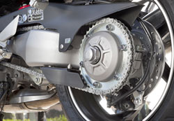 ����� �������� ��������� ��� �������� ��� �� ����������� ��� ����� ���� �� Honda Crossrunner. ��������� ���������� ��� ��� VFR 800, �� ����������� ��������, ��� ����� ������ ��� ������������� ��������. ������ ���� ������� �� ��� Honda, �� ��������� design ��� �� �� ������ V4 ��� VFR, ���� ����� ��� ������ ���� ������� �������.
