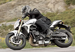 ��������� �� ��� ��� ��� ������� ������������ ���� �������� ��� ��������� �������, ��� ����������� ����� ��� �������, ��� �� ������� ��� ����� ����� ��� �� ������������� Suzuki GSR 750, ��� ������������� ��� ���������� GSR 600. �� ����������� �������� ��� ��� ���������� ��������, �� ��������� ����� GSR ��������� ����� ��� ��� �� ����������� �� ���� ��� ��� ������ ��� ������ ����� street.
