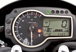 ��������� �� ��� ��� ��� ������� ������������ ���� �������� ��� ��������� �������, ��� ����������� ����� ��� �������, ��� �� ������� ��� ����� ����� ��� �� ������������� Suzuki GSR 750, ��� ������������� ��� ���������� GSR 600. �� ����������� �������� ��� ��� ���������� ��������, �� ��������� ����� GSR ��������� ����� ��� ��� �� ����������� �� ���� ��� ��� ������ ��� ������ ����� street.
