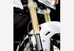 ��������� �� ��� ��� ��� ������� ������������ ���� �������� ��� ��������� �������, ��� ����������� ����� ��� �������, ��� �� ������� ��� ����� ����� ��� �� ������������� Suzuki GSR 750, ��� ������������� ��� ���������� GSR 600. �� ����������� �������� ��� ��� ���������� ��������, �� ��������� ����� GSR ��������� ����� ��� ��� �� ����������� �� ���� ��� ��� ������ ��� ������ ����� street.
