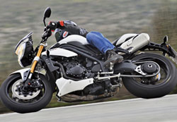  !   Triumph Speed Triple 1050       .   ,    ,               .   ,  