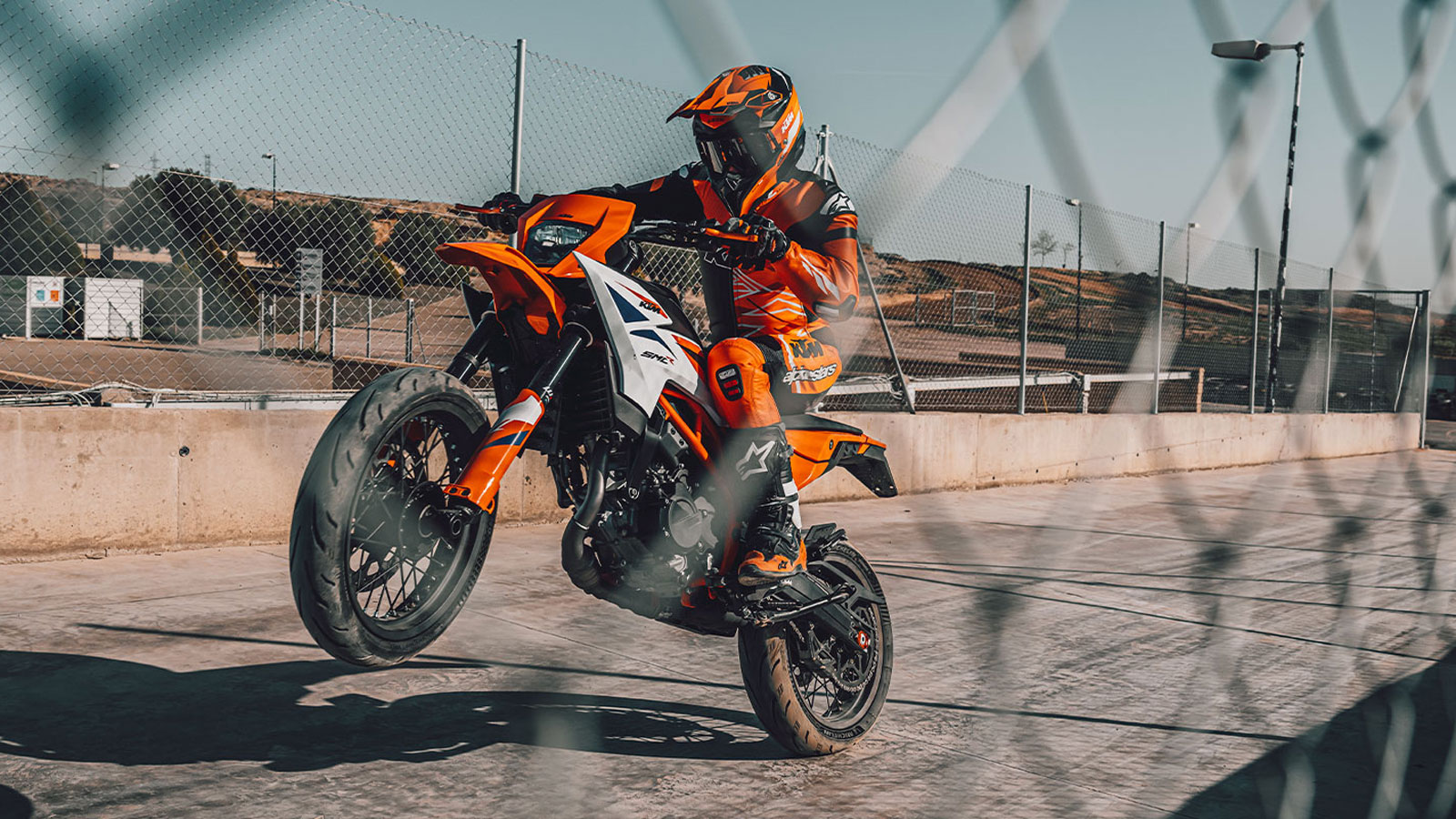 KTM 390 SMC R: Αυθεντικό Α2 supermoto με 45 άλογα στα 161 κιλά