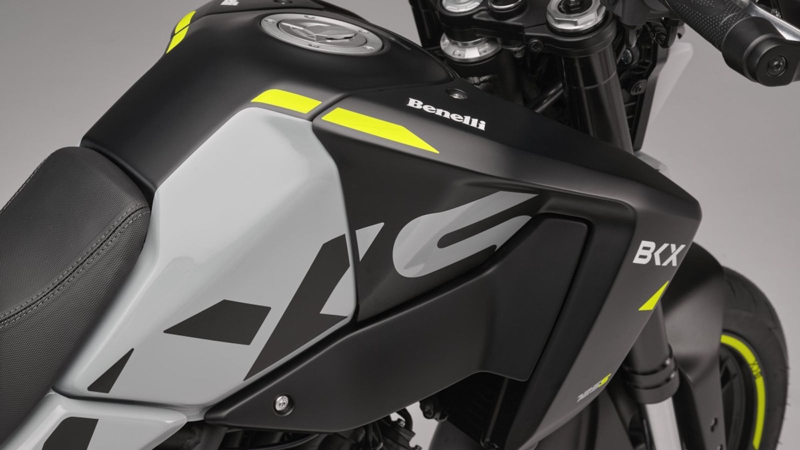 Βenelli BKX 125 (S): Adventure και Supermoto για νέους αστικούς αναβάτες