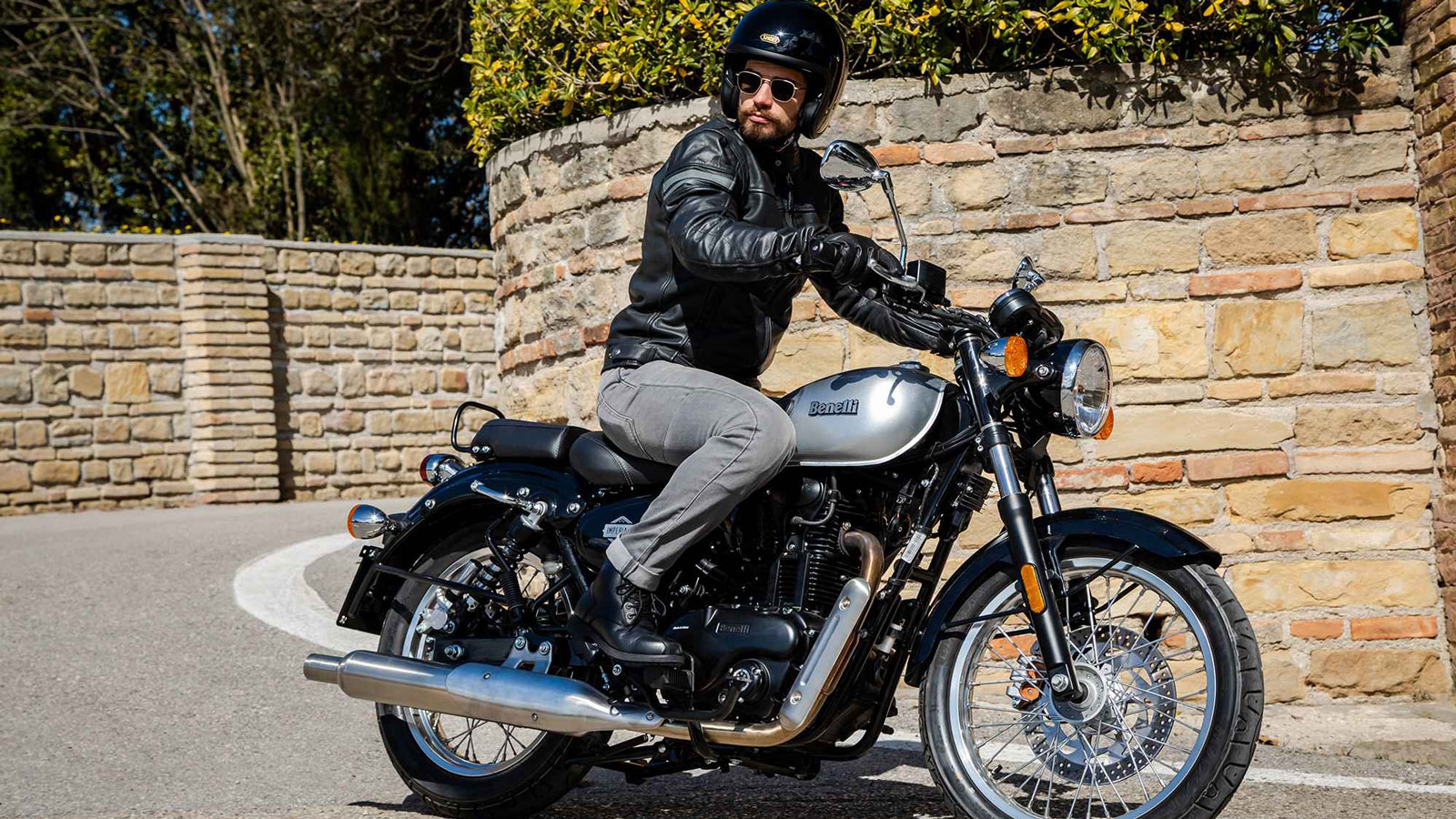 Benelli Imperiale 400: Σύγχρονα σωθικά με αυθεντική Vintage εμφάνιση