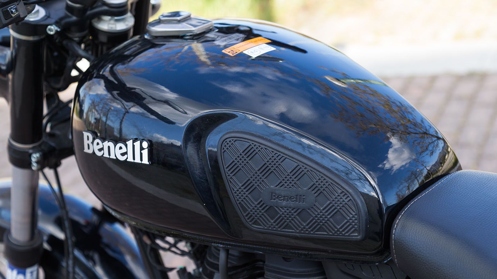  Benelli Imperiale 400: Σύγχρονα σωθικά με αυθεντική Vintage εμφάνιση