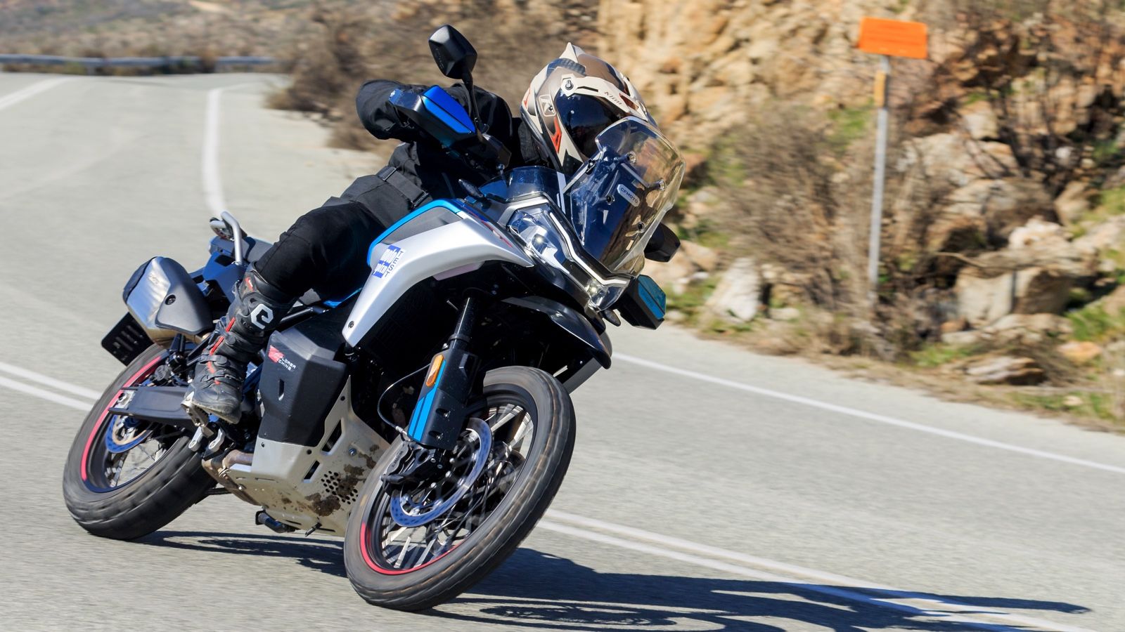 CFMOTO 800MTX