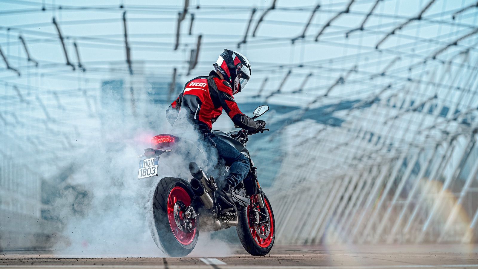 Ducati Monster: Πιο μυώδες με 18 λιγότερα κιλά και μεγαλύτερη ιπποδύναμη