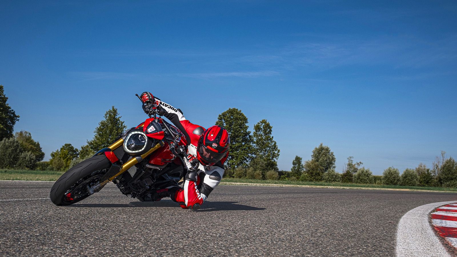 Ducati Monster: Πιο μυώδες με 18 λιγότερα κιλά και μεγαλύτερη ιπποδύναμη