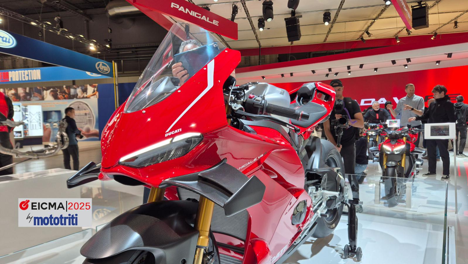 EICMA 2025: Ducati Panigale V4 R 2025