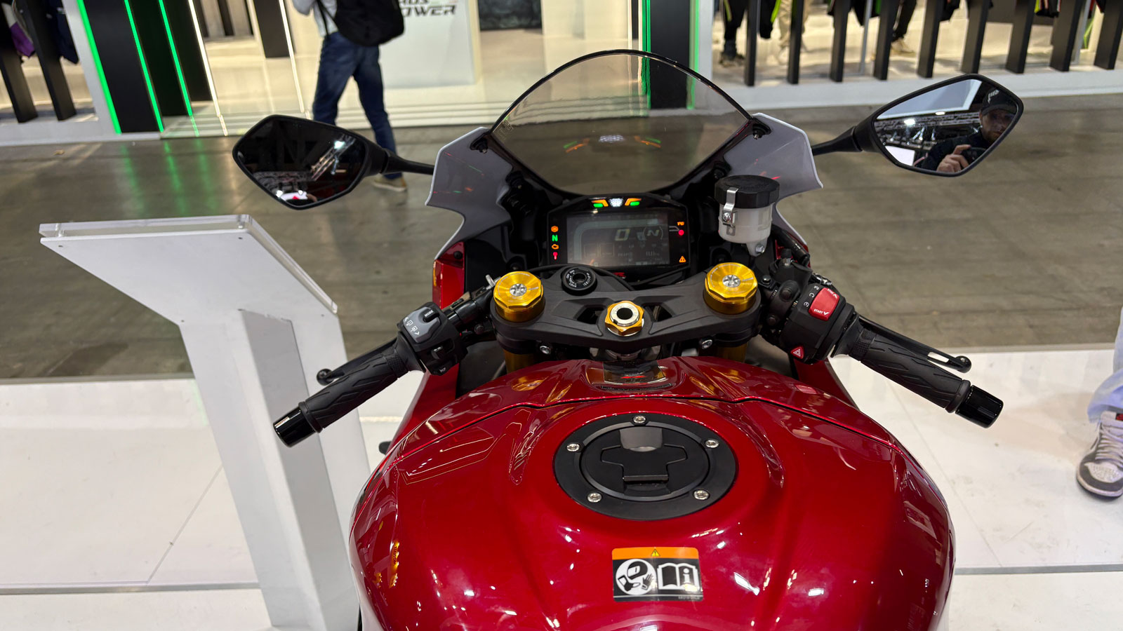 Η πλατφόρμα Suzuki Intelligent Ride System (SIRS) εξελίσσεται περαιτέρω, με νέα ελαφρύτερη μονάδα Bosch IMU και πλήθος βοηθητικών λειτουργιών. 