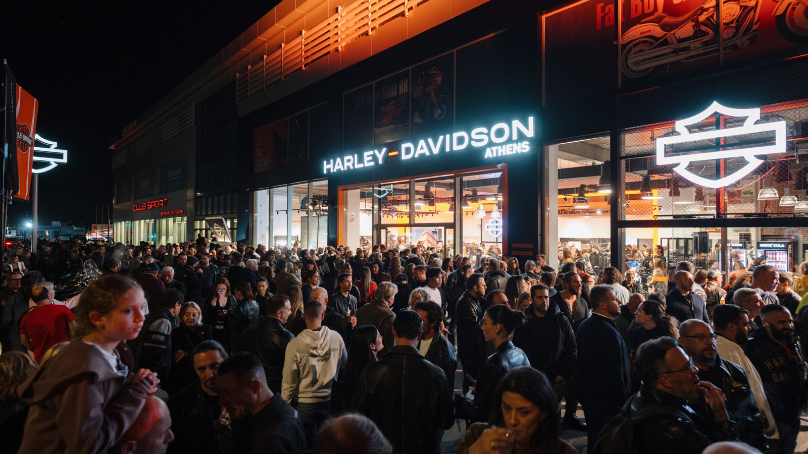 Η Harley-Davidson Athens, μέλος του Ομίλου Φάις, εγκαινίασε το νέο της κατάστημα στην Αττική με ένα εκρηκτικό opening event που θύμιζε... mini φεστιβάλ.