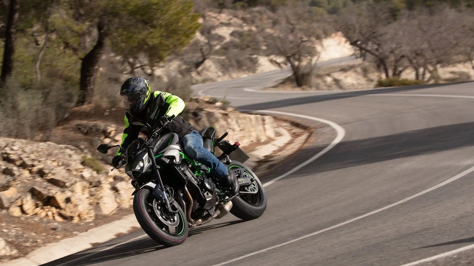 Kawasaki Z900 2025: «Eξυπνότερο» με IMU, Cornering ABS-TCS και Ride-by-Wire