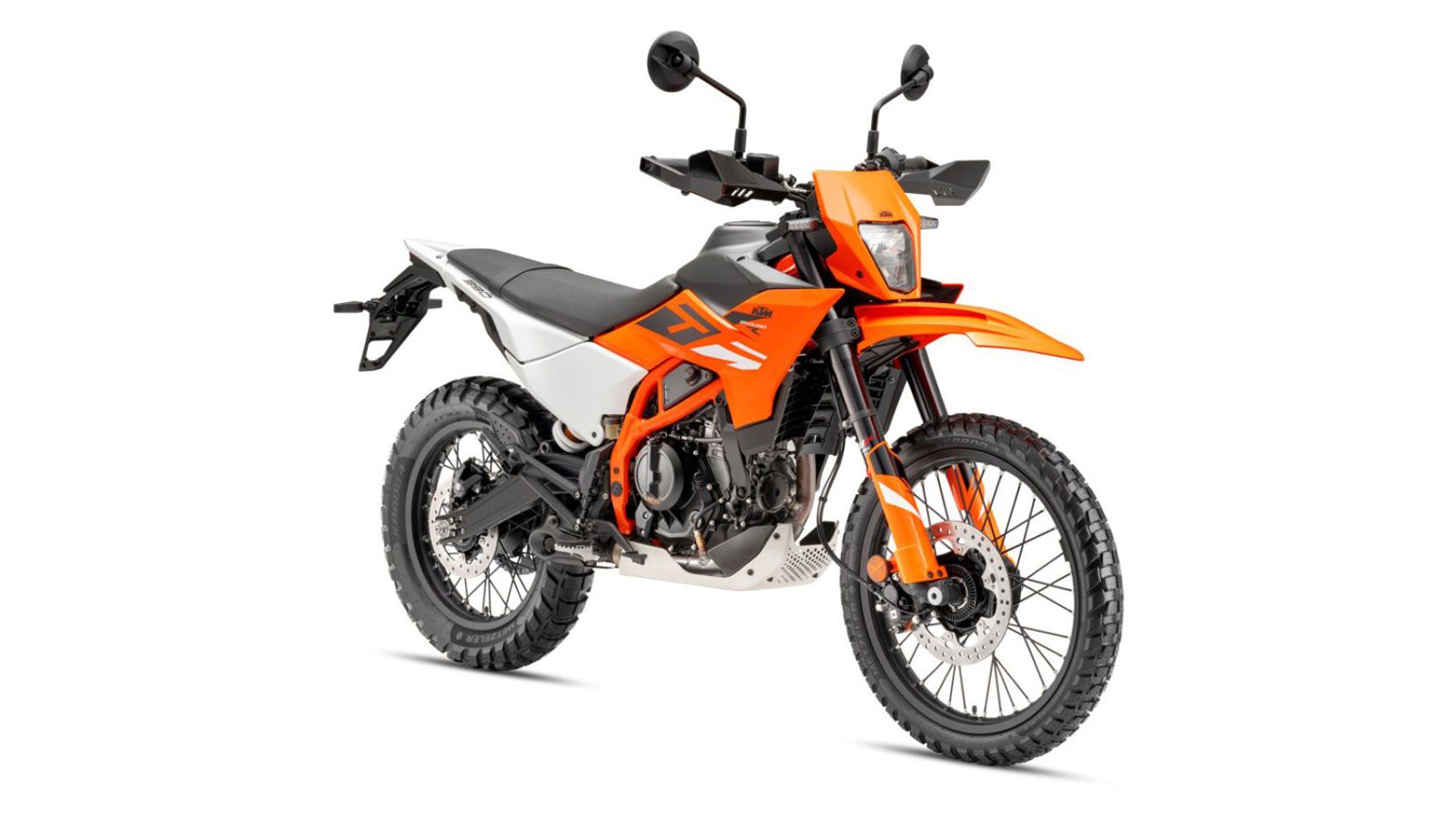 Δίπλα στην εμβληματική 690 Enduro R, η KTM παρουσιάζει δύο μικρότερες και προσιτότερες επιλογές για τους λάτρεις των χωμάτινων διαδρομών.