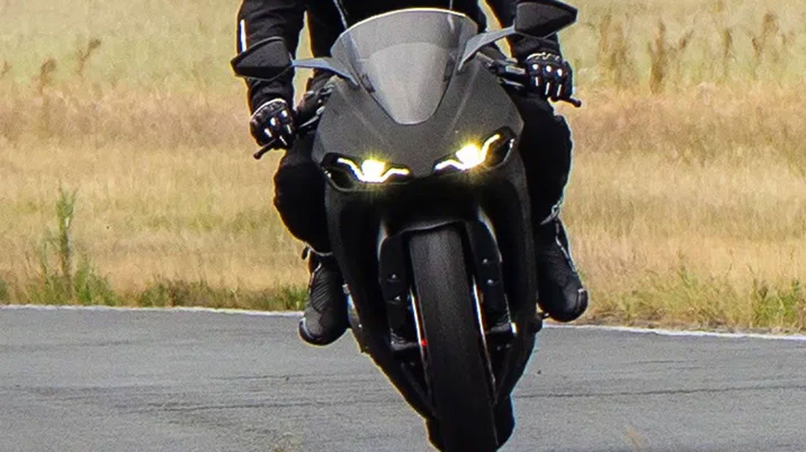 Η εμφάνιση του νέου Norton V4 έχει εξελιχθεί ριζικά σε σχέση με το V4SV, με το οποίο η εταιρεία είχε κάνει την προηγούμενη προσπάθεια καθιέρωσης στα superbikes. 