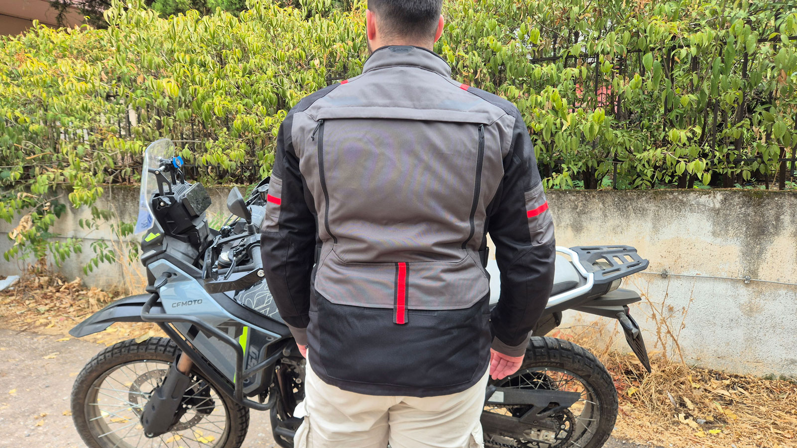 Αυτή είναι η πίσω όψη του Oxford Rockland. 