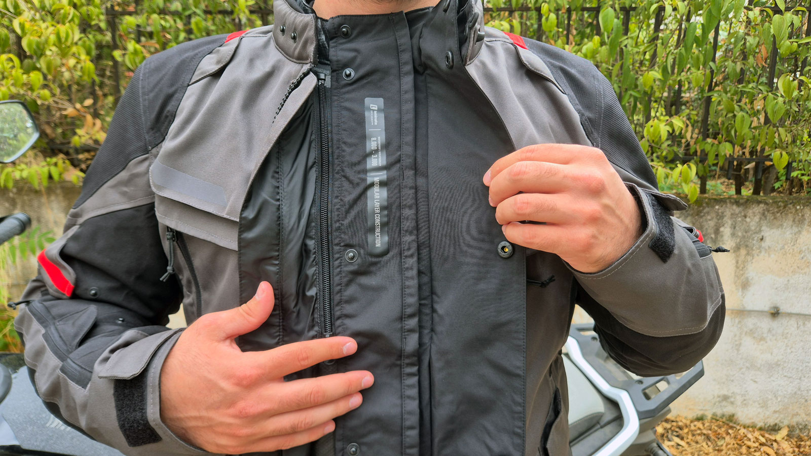 Η παγίδα κρύου αέρα και νερού του Oxford Rockland, προστατεύει τον αναβάτη. 