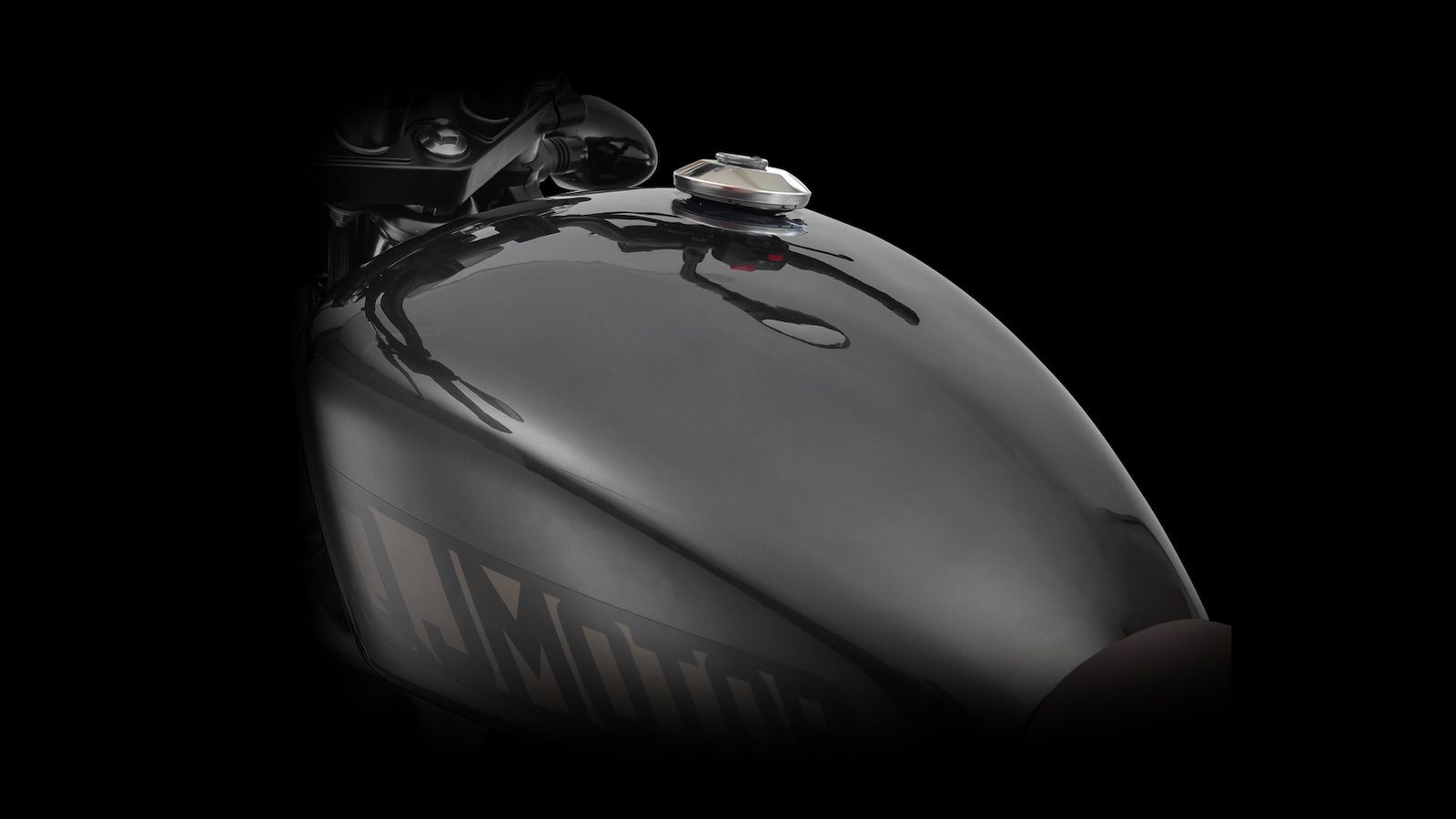 QJMotor SRV 125 ABS: Ρετρό με αυτονομία που σε βγάζει όλη την εβδομάδα