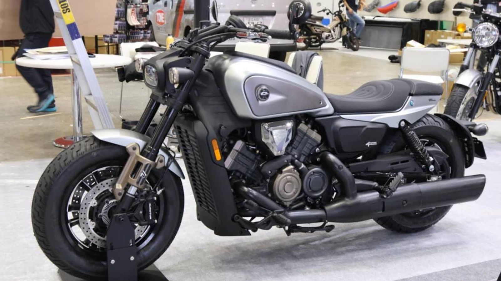 QJMOTOR SRV600V: Με κινητήρα V4 ευχόμαστε να το δούμε στην Ευρώπη